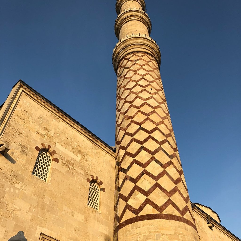 burmali-Camii-minare